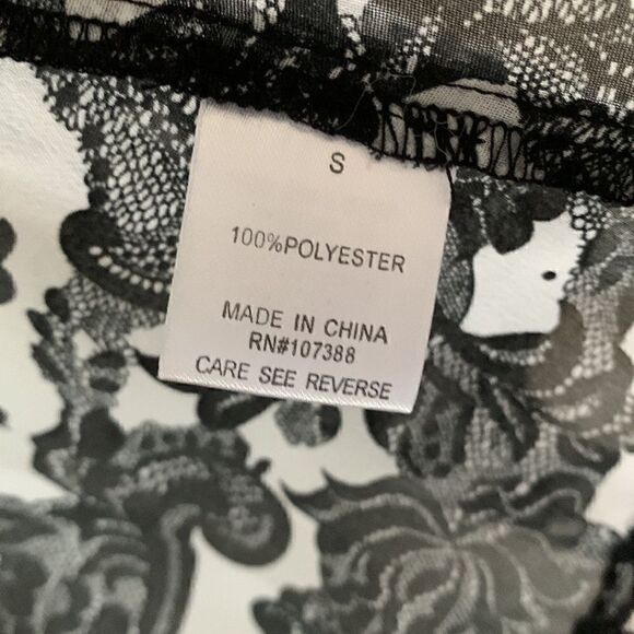 Vintage Sheer Top Black Lace Bell Sleeve Open Front goth fairy shirt size small‎ - Picture 4 of 4